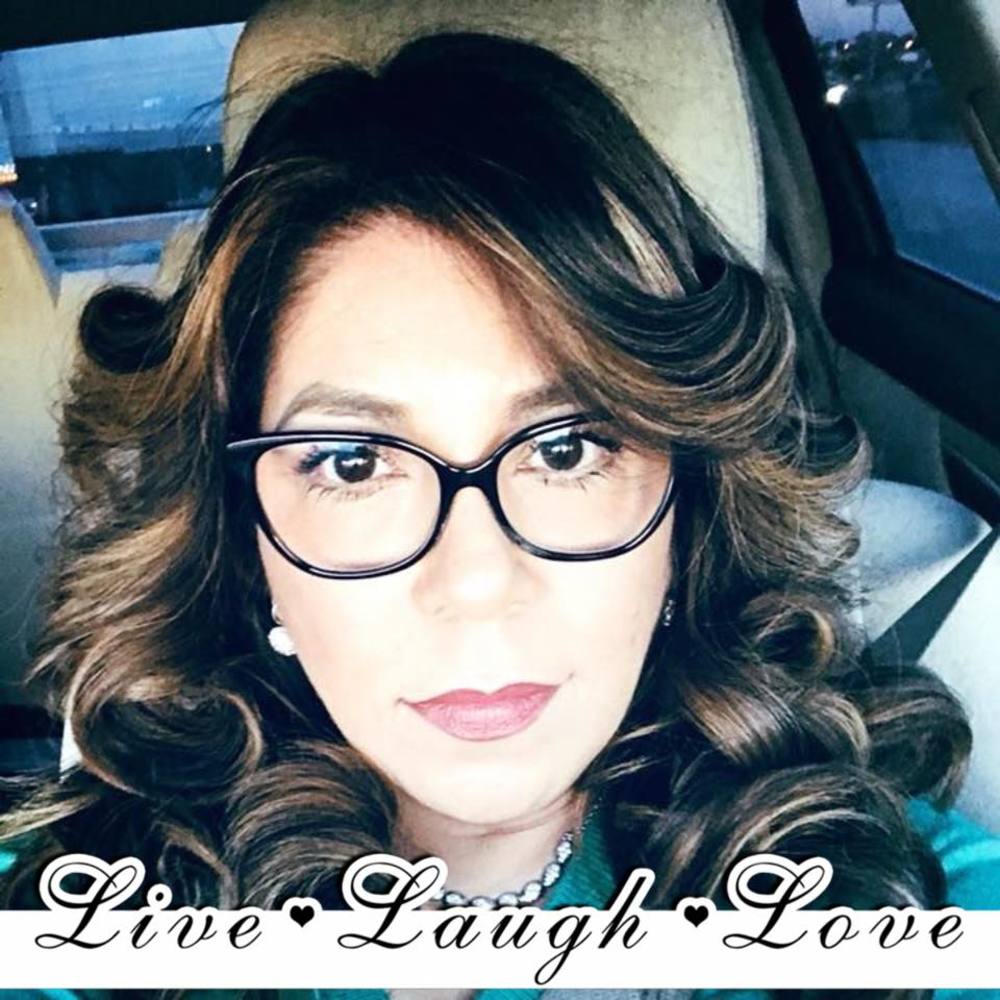 Meet your Posher, Paola